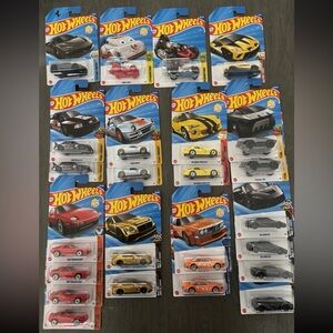 Huge Lot of 24 Hot Wheels Bentley BMW Porsche Ferrari Mclaren Viper 2025 Cases